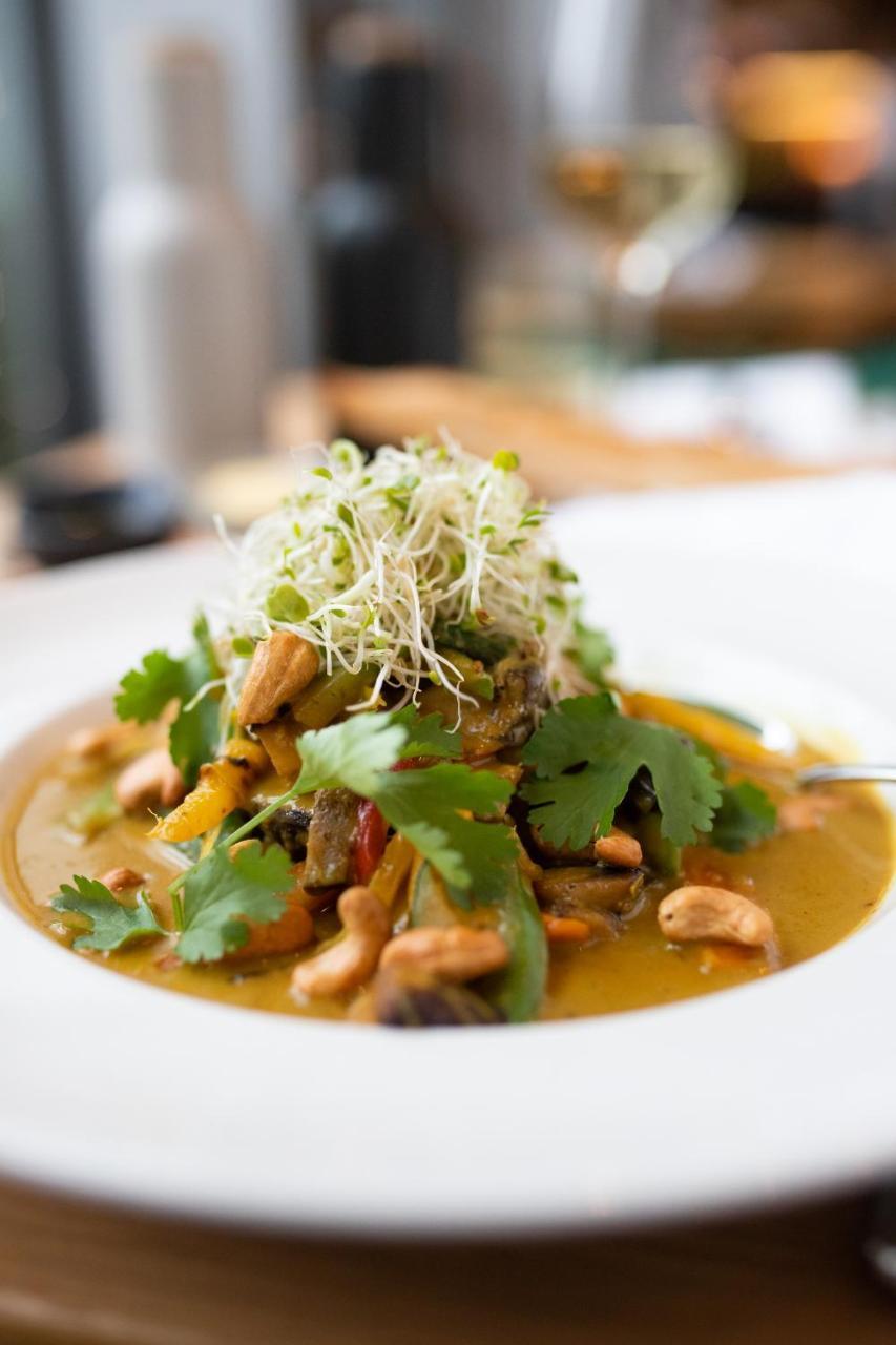 Hotel Maximilian’s Augsburg Exterior foto A vegan dish at a restaurant in Copenhagen